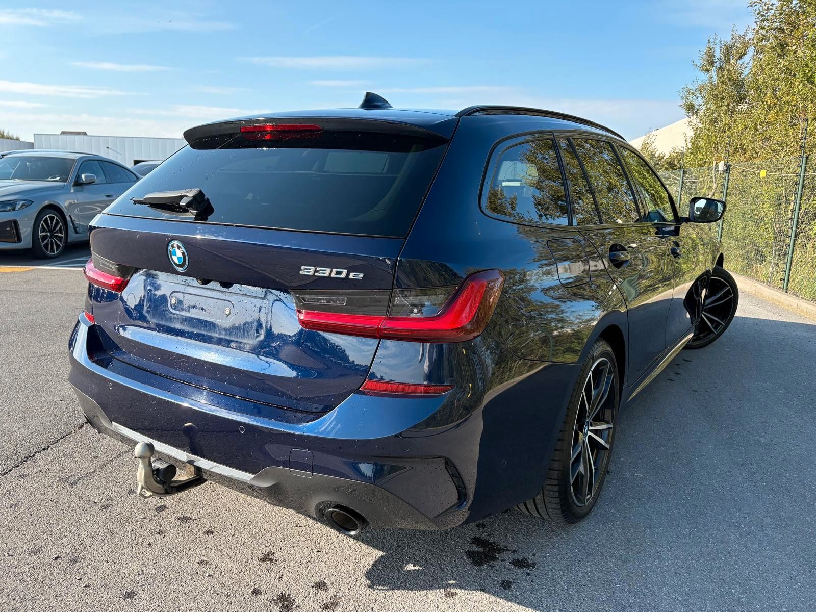 BMW 330e Touring MSportShadow-Laser-SzH-AHK-LCPro imagem 2