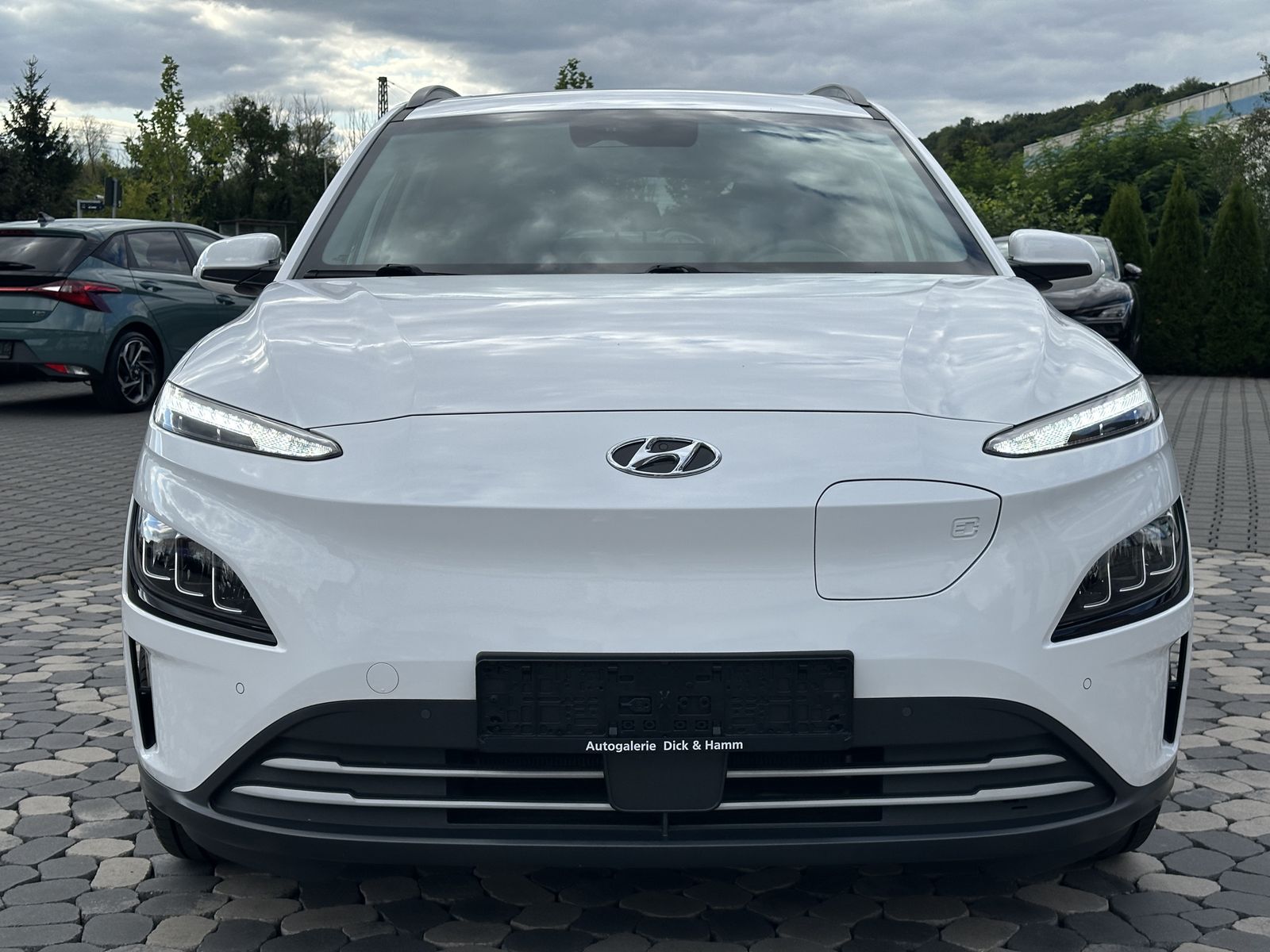 Hyundai Kona Elektro Trend LED ACC NAV S-DACH WÄPU KRELL imagem 3