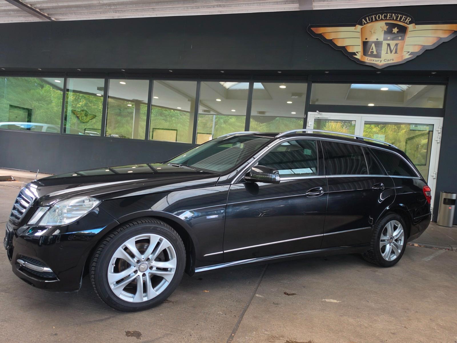 Mercedes-Benz E200 2011 — photo 16