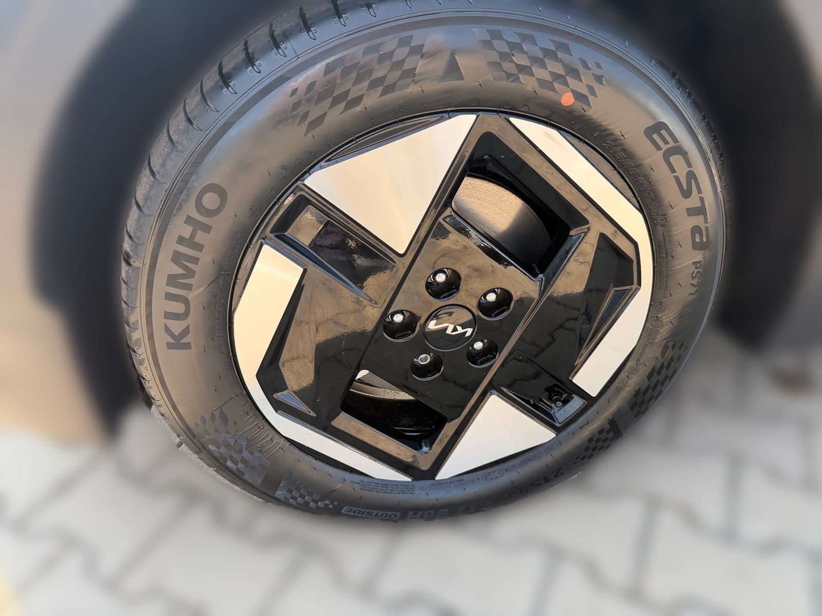 Fahrzeugabbildung Kia EV3 81.4 EARTH WIC BUS UPG
