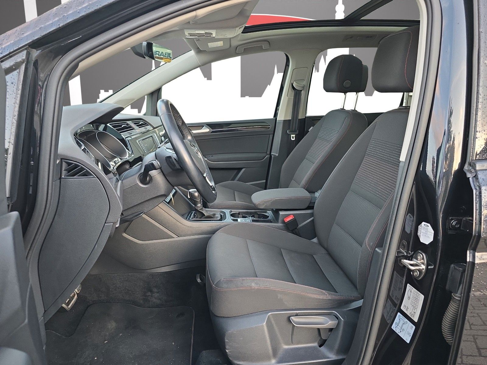 Fahrzeugabbildung Volkswagen Touran 1.4 TSI DSG  LED/NAVI/SHZ/ACC/PDC/PANO