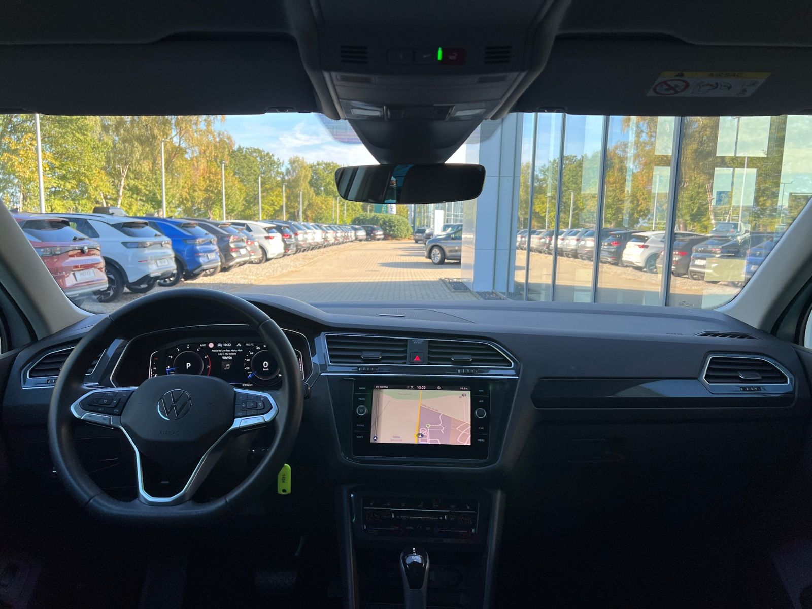 Fahrzeugabbildung Volkswagen Tiguan Elegance 2.0 TSI DSG 4MOTION *AHK, Matrix