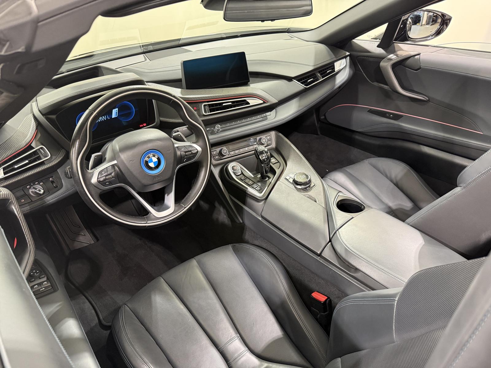 BMW i8 Roadster HUD HK Laser DA WLAN