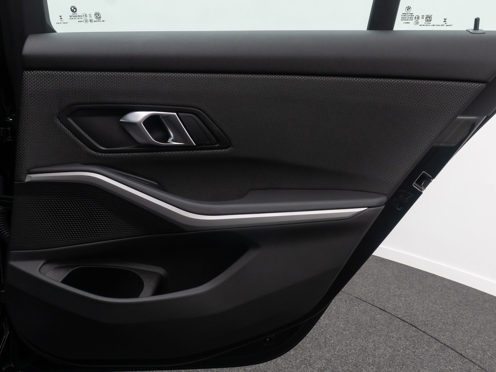 Fahrzeugabbildung BMW 318i DAB PDC Widscreen Geschwindigkeitsreg LED