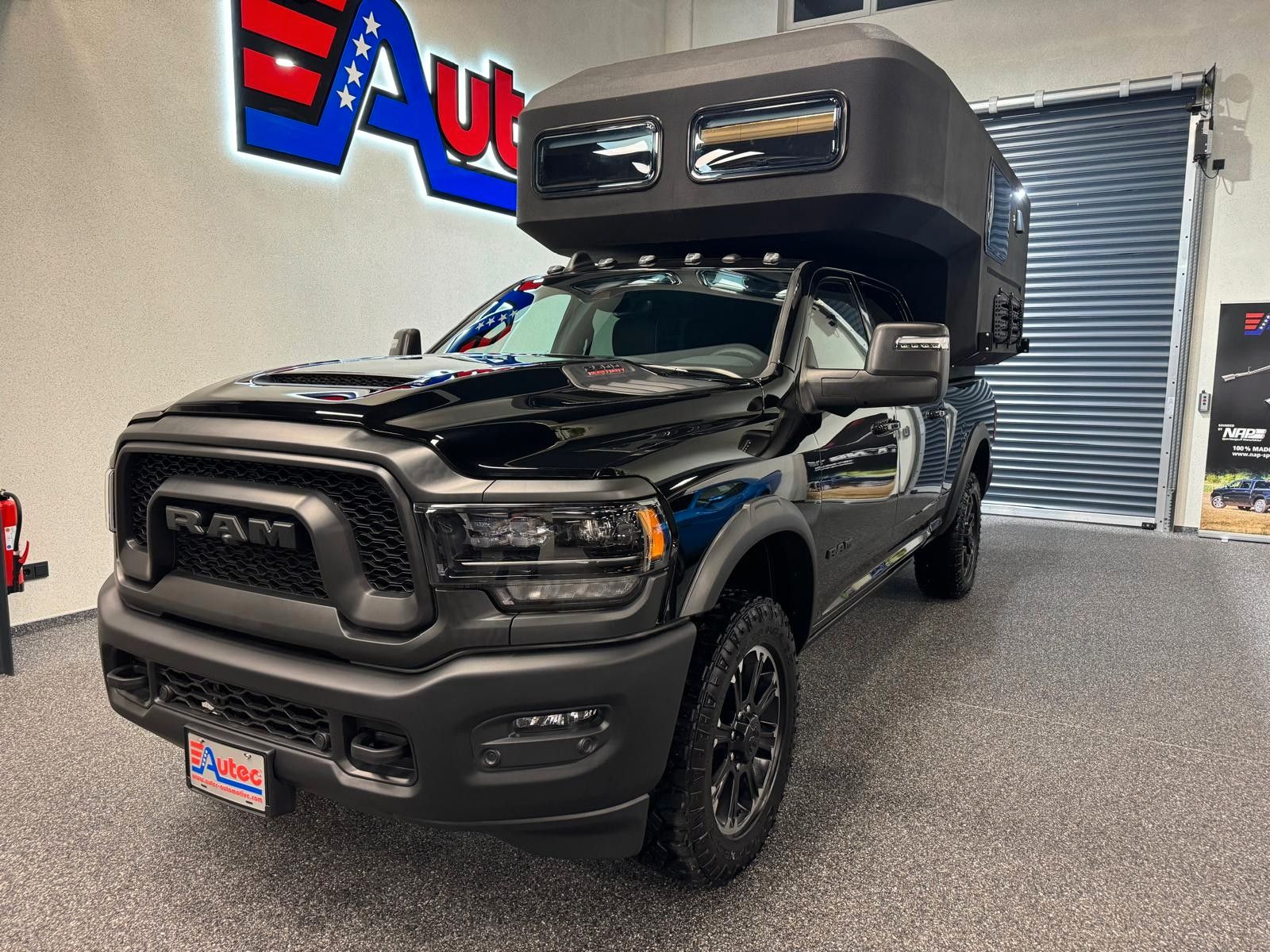 Fahrzeugabbildung Dodge RAM 2500 6.4-V8 LUFTFED. KABINE GLADIATOR XLE