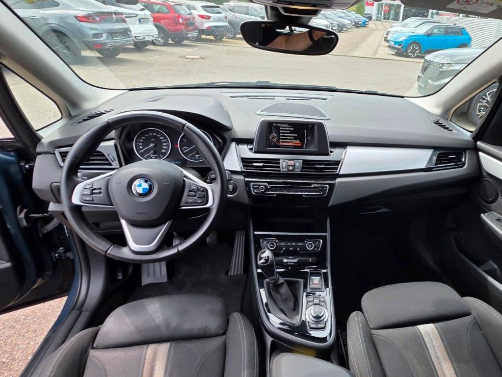 BMW 218 2015 — photo 10
