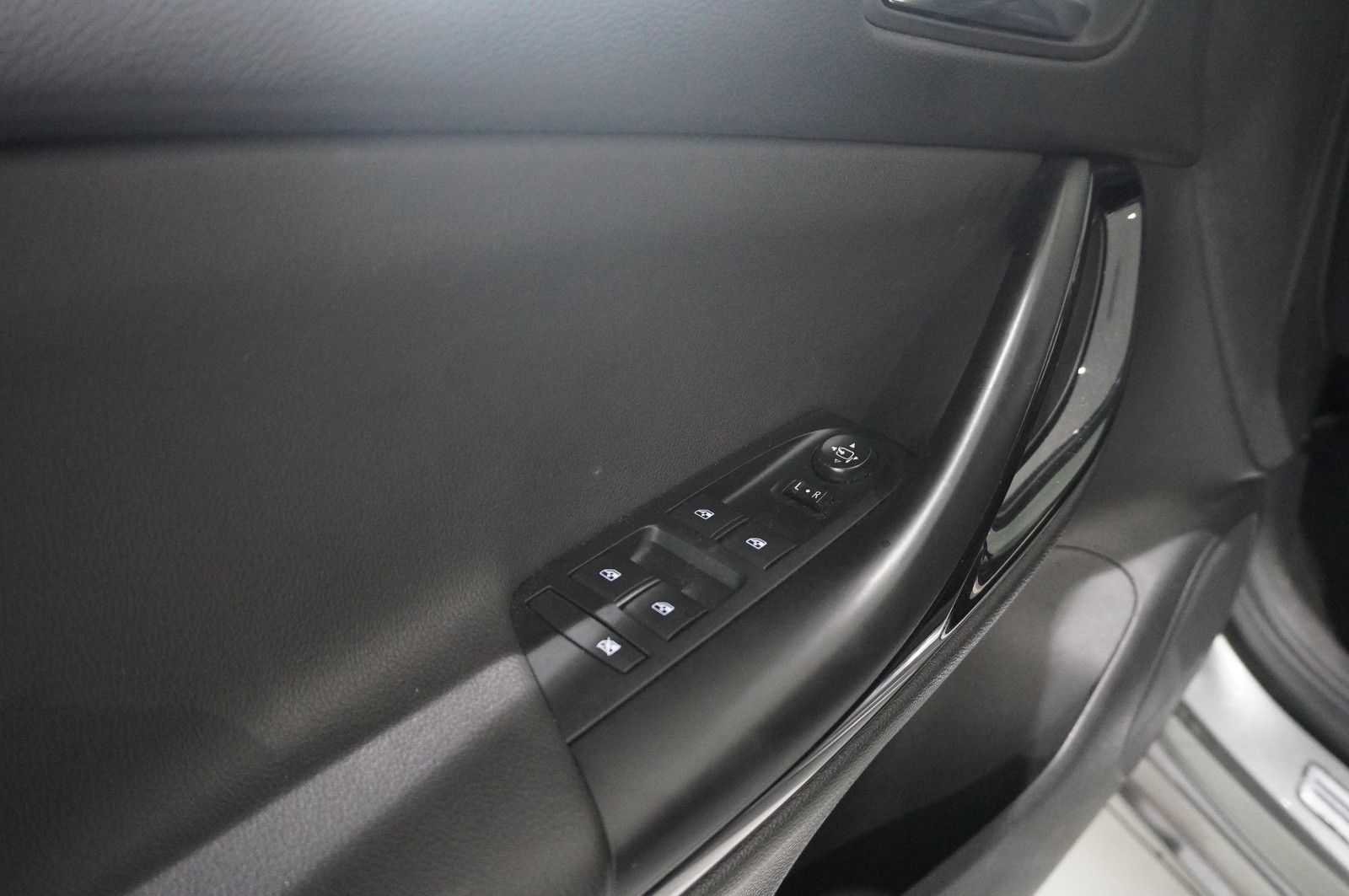 Fahrzeugabbildung Opel Astra K ST 1.4T INNOV. NAVI/LED/KAMERA/SPORT/AHK