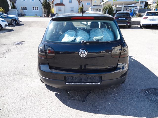 Fahrzeugabbildung Volkswagen Golf V Lim. Tour/Klima/PDC/Alu/