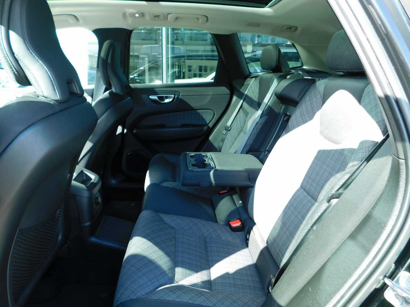 Fahrzeugabbildung Volvo XC60 T6 AWD Recharge Core