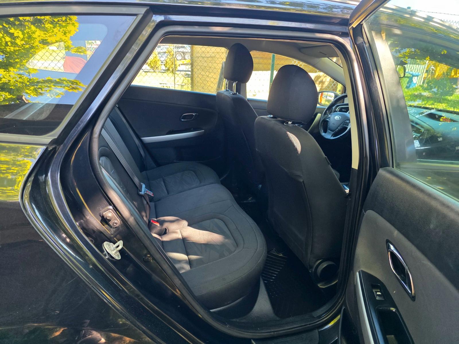 Kia cee'd 2013 — photo 11