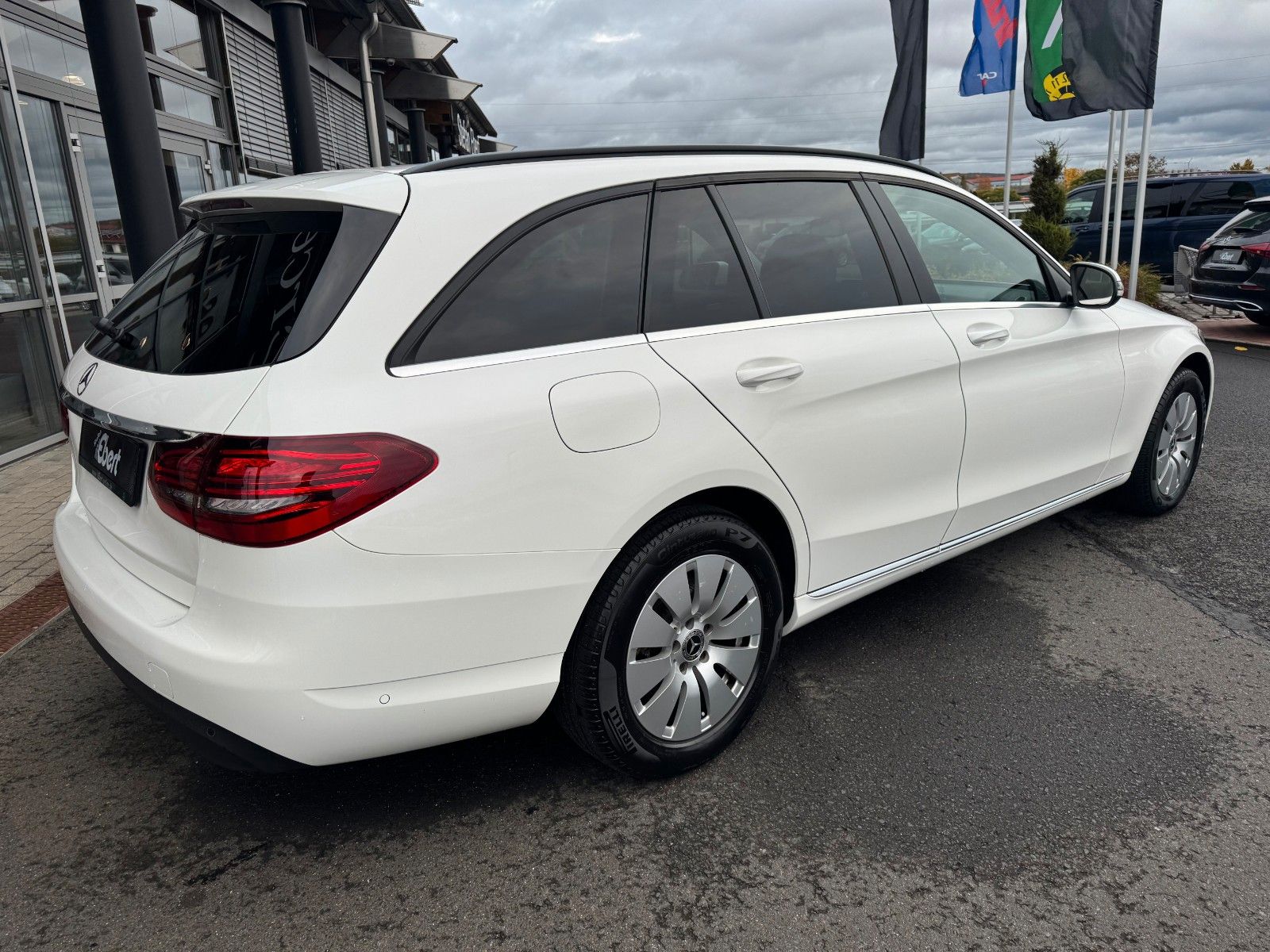 Fahrzeugabbildung Mercedes-Benz C 180d T LED+RKamera+SHZ+DAB