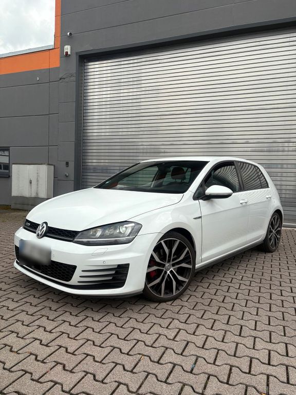 Image of Volkswagen Golf