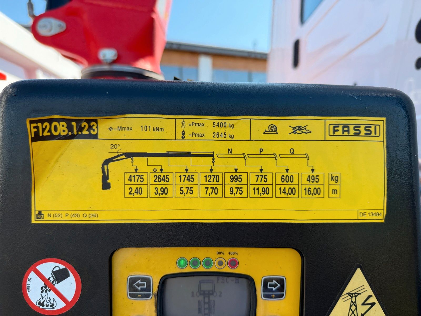 Fahrzeugabbildung Mercedes-Benz Arocs 1832 AK 4x4 Fassi F120B.1.23 E Funk 2xAHK