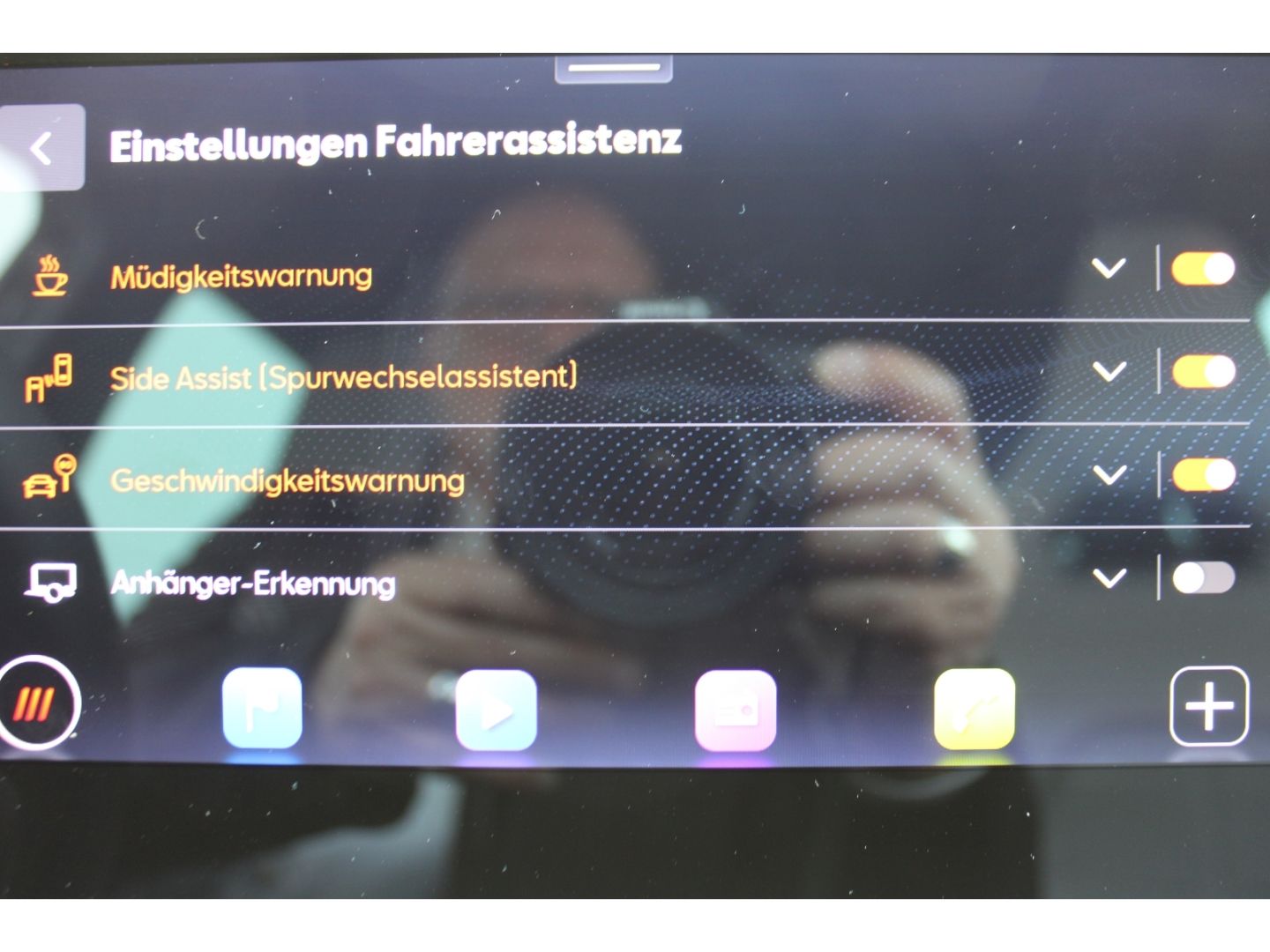 Fahrzeugabbildung SEAT Arona 1.5 TSI 110 kW FR DSG 10J Gar. ACC LED AHK