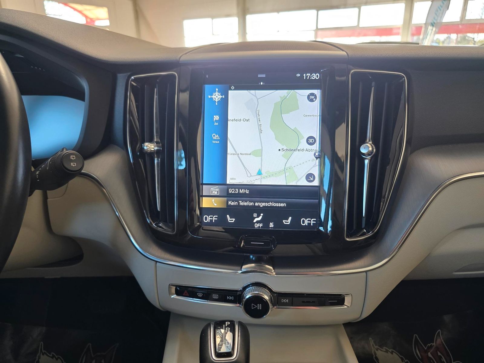 Fahrzeugabbildung Volvo XC 60 D4 /StandHz/Keyless/Carplay/Ahk