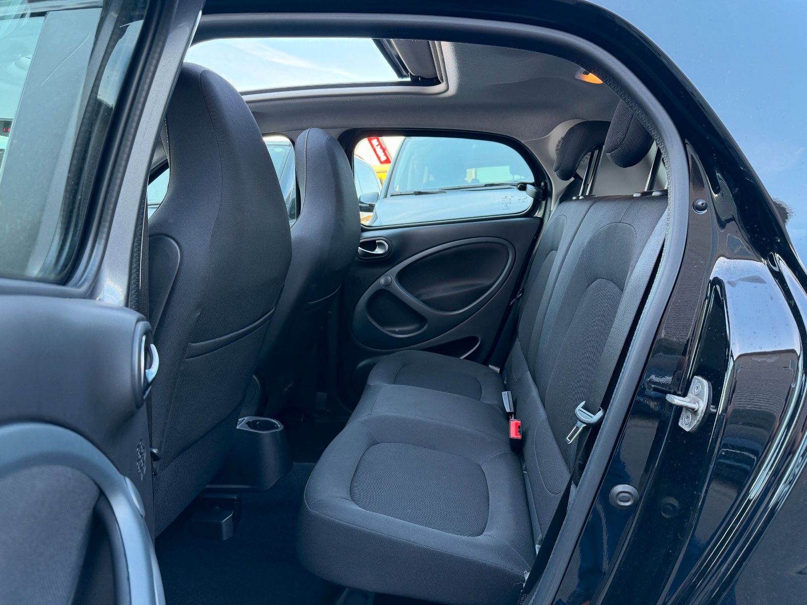 Fahrzeugabbildung Smart ForFour PASSION Tempomat+Klima+Faltdach+SHZ+BT