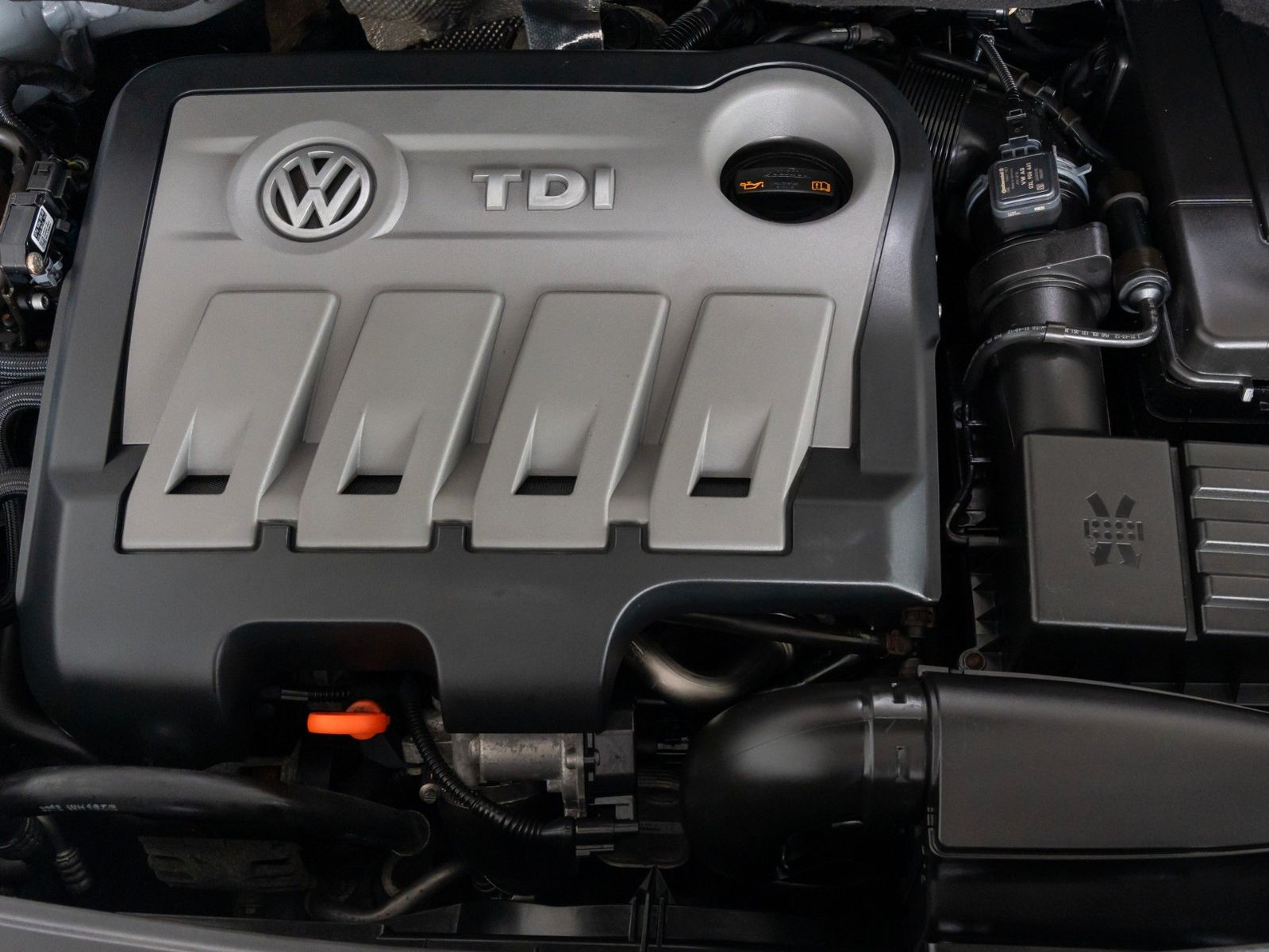 Fahrzeugabbildung Volkswagen Touran Comfortline BMT ParkAssist Navi Stdhzg LM
