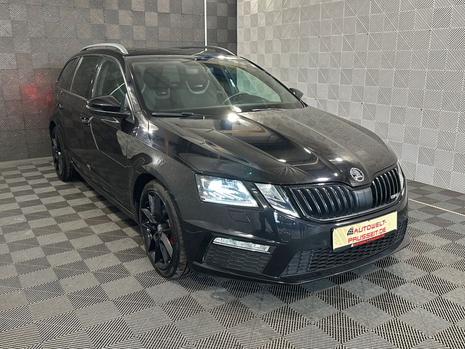 Gebrauchtwagen Skoda Octavia Octavia Combi*RS 4×4*LED-VIRTUAL-R.KAM-SP.FW-SHZ in Horb am Neckar