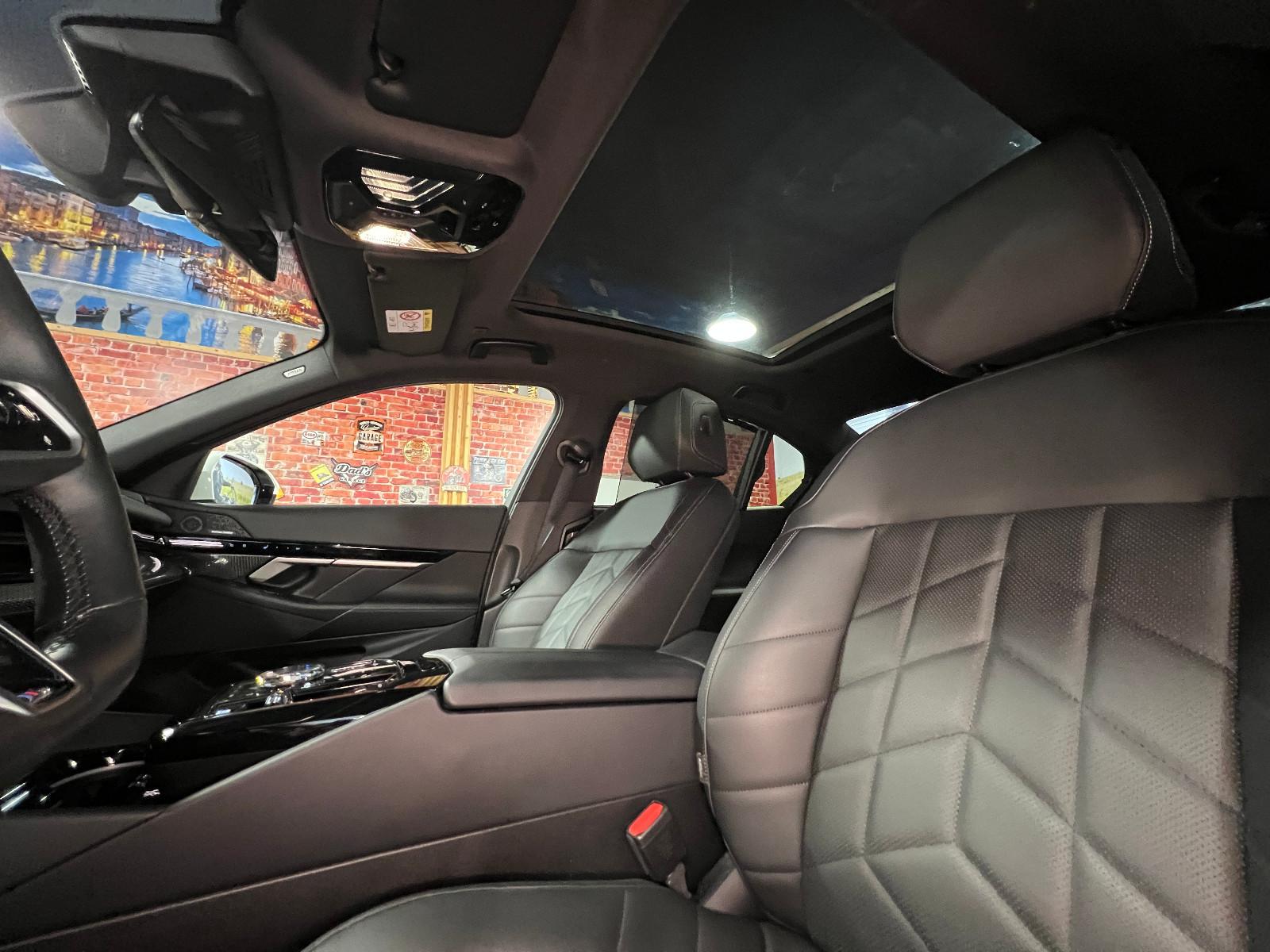 BMW 520 i M-Sport, Pano, Leder, 360°, Memory, H&K