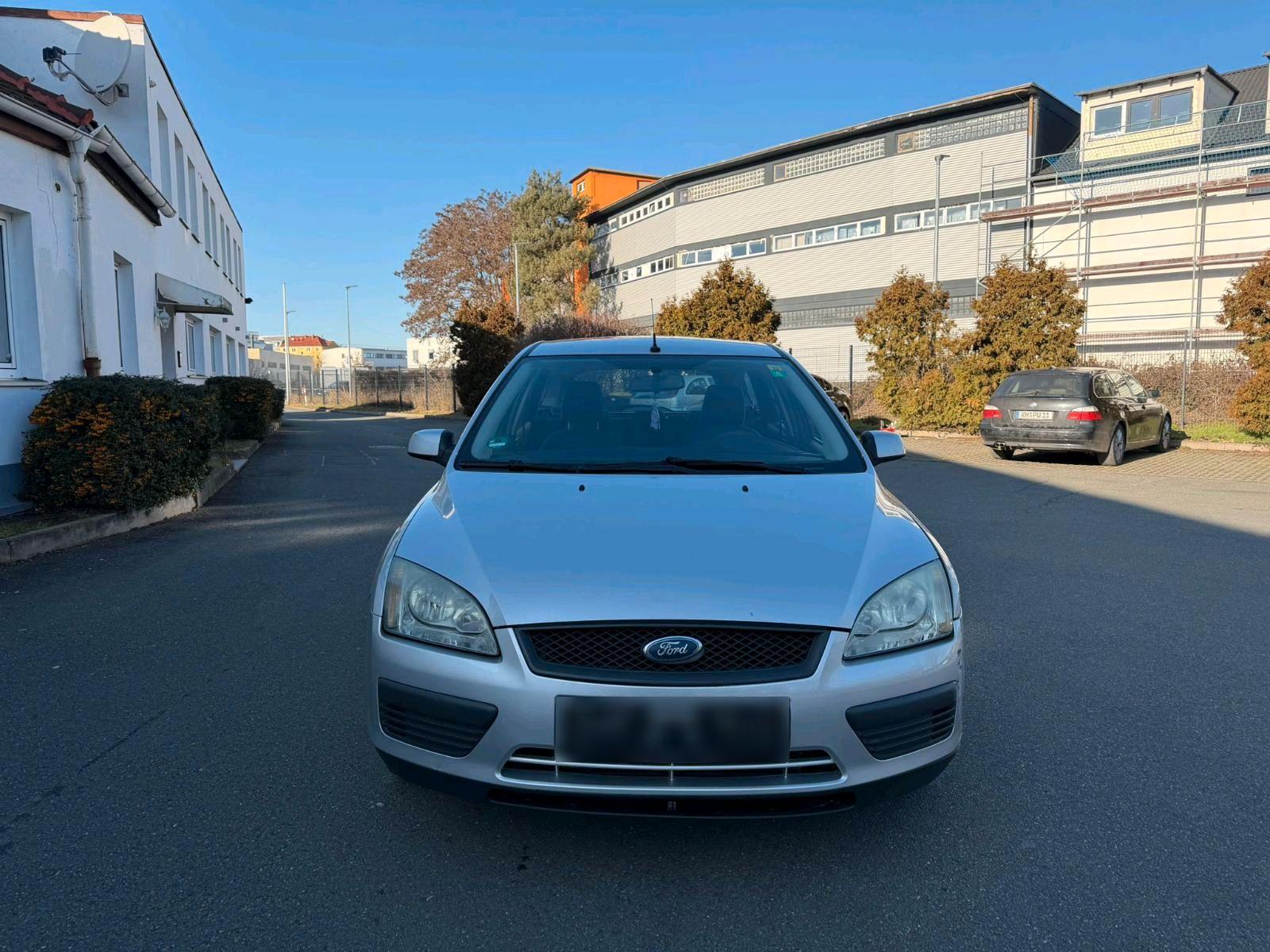 Ford Focus 2006 — rear view