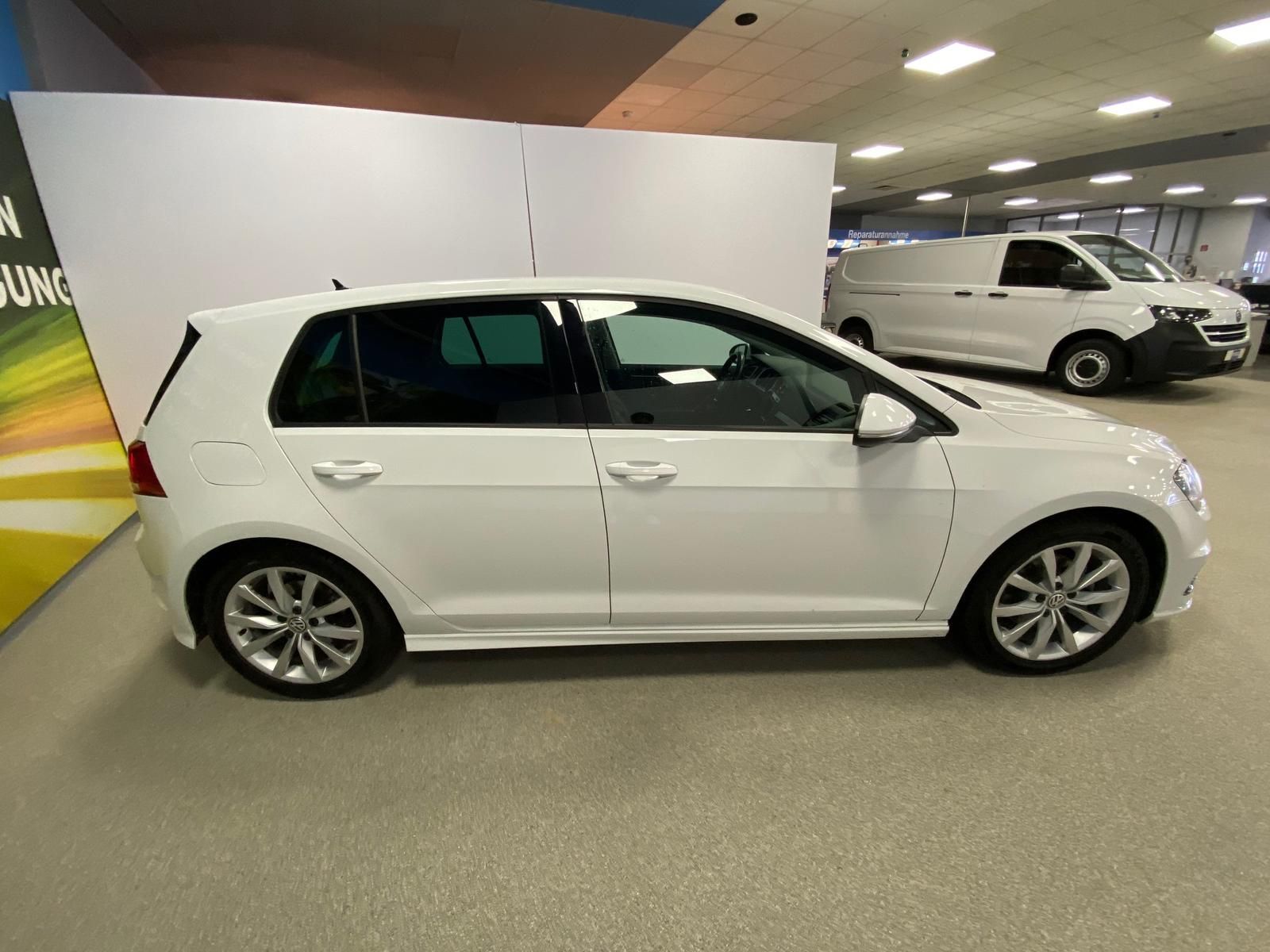 Fahrzeugabbildung Volkswagen Golf 1.4 16V TSI 1395 ccm Highline PDC+NAVI+ACC+