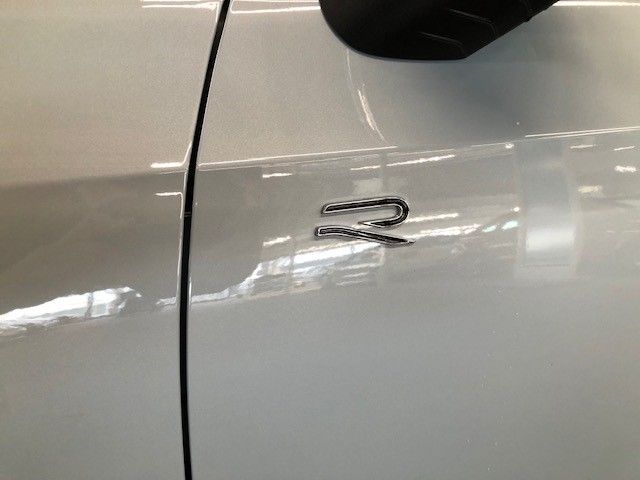 Fahrzeugabbildung Volkswagen Golf R-Line -Line 1.5 eTSI DSG Sportpaket HUD AH