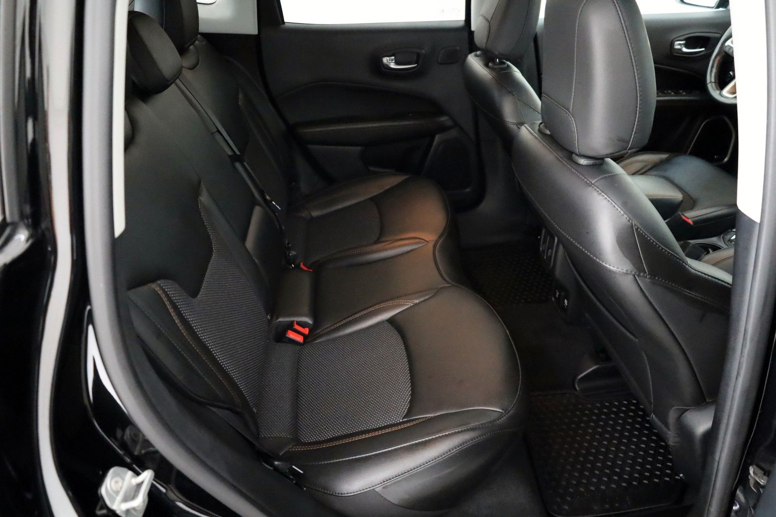 Fahrzeugabbildung Jeep Compass Limited 4WD T.Leder,Navi,LED,Apple Car.