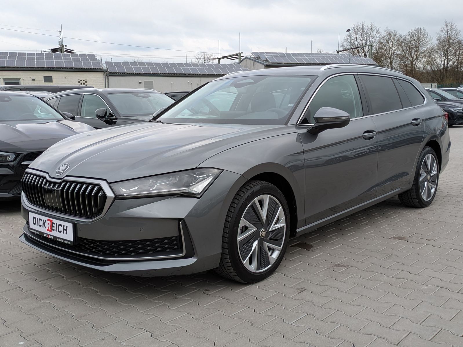 Fahrzeugabbildung SKODA Superb 2.0 TDI 4x4 Selection MATRIX*AHK*5J GAR.