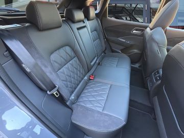 Nissan Qashqai Tekna°Premium Paket°HUD*Pano*Navi*Leder*