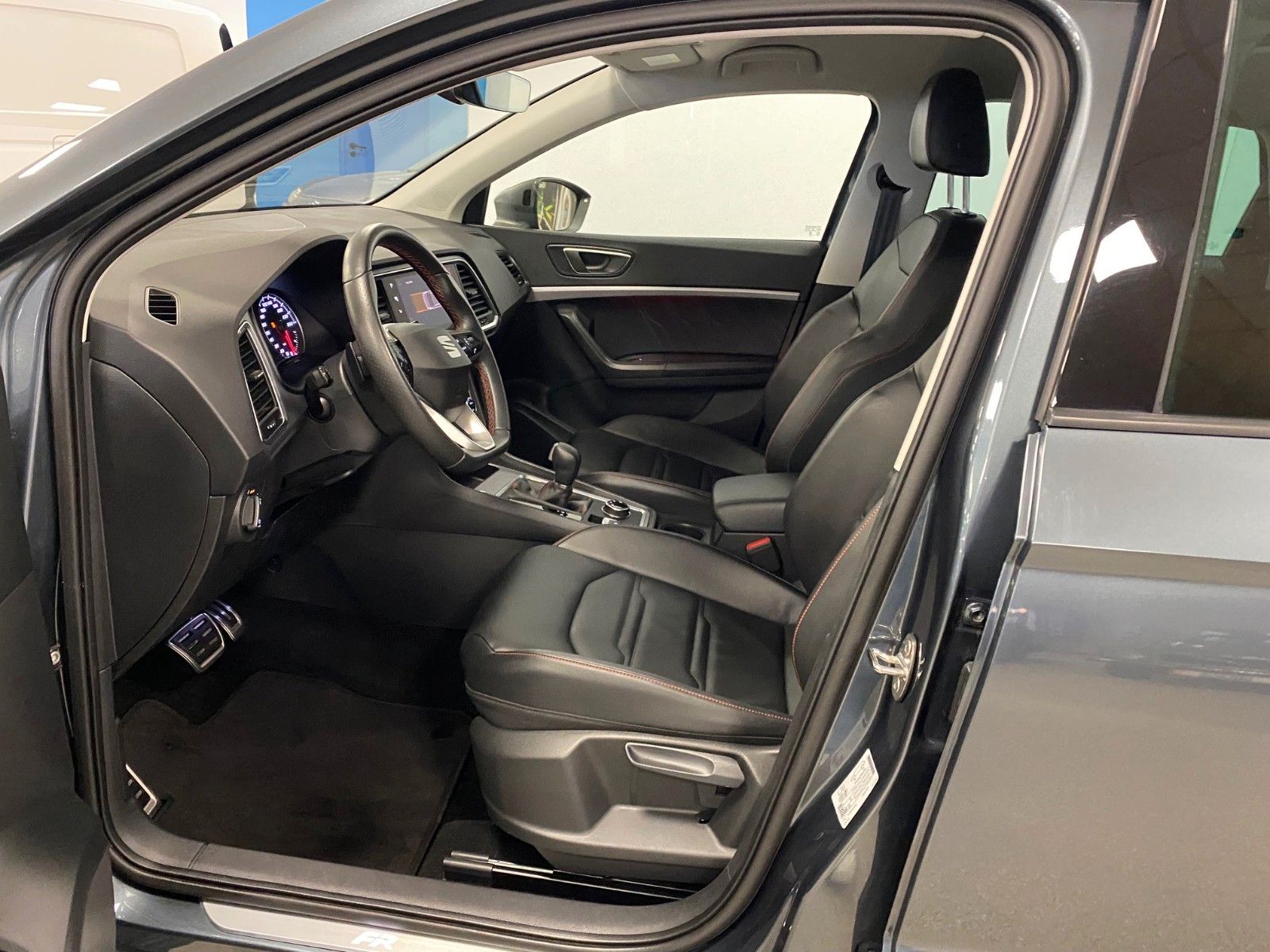 Fahrzeugabbildung SEAT Ateca 1.5 TSI 110kW FR DSG+AHK+ACC+VOLLLEDER+LED