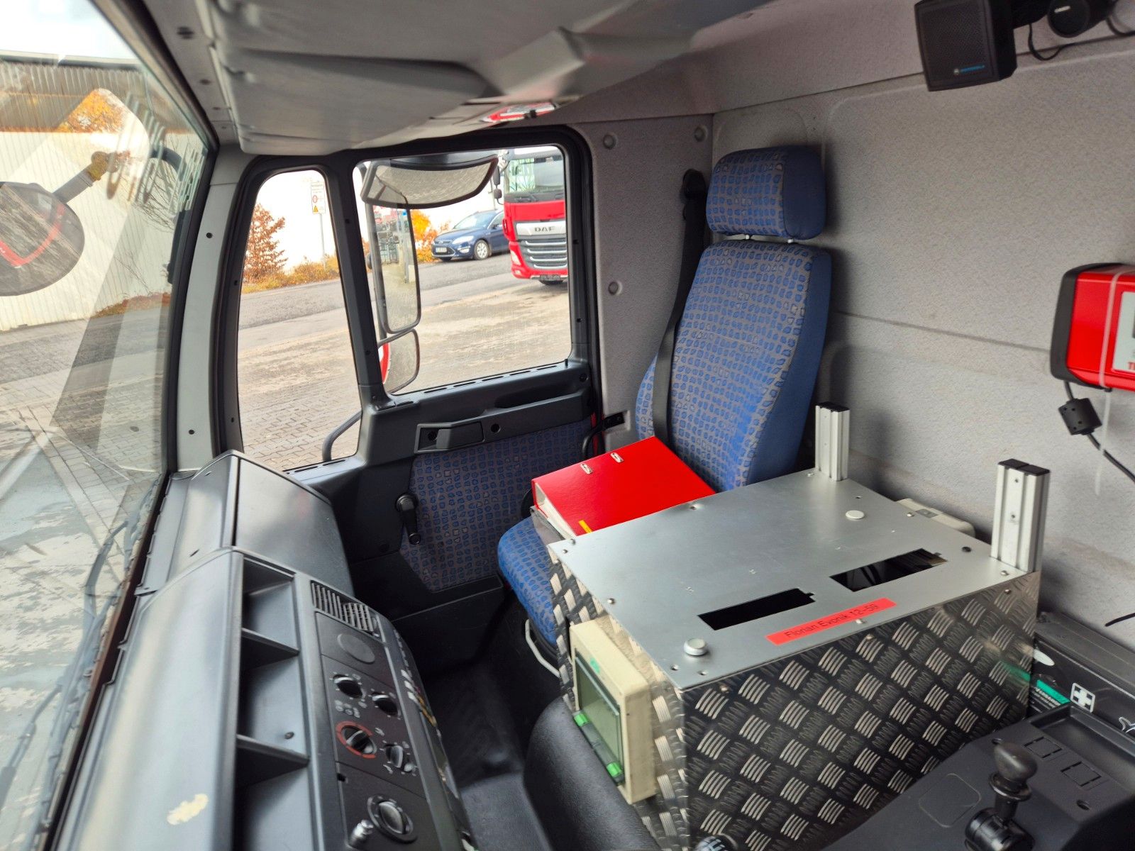 Fahrzeugabbildung MAN LE 9.150 Feuerwehr Schmitz GW-6 Gerätewagen