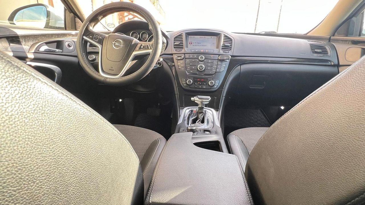 Opel Insignia 2010 — photo 10