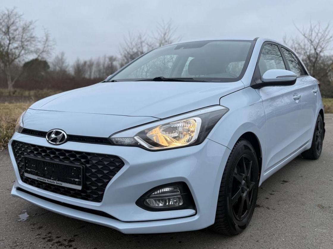 Hyundai i20 1,2/R.F.Kam/PDC/SHZ/L.H/App&And/Garantie