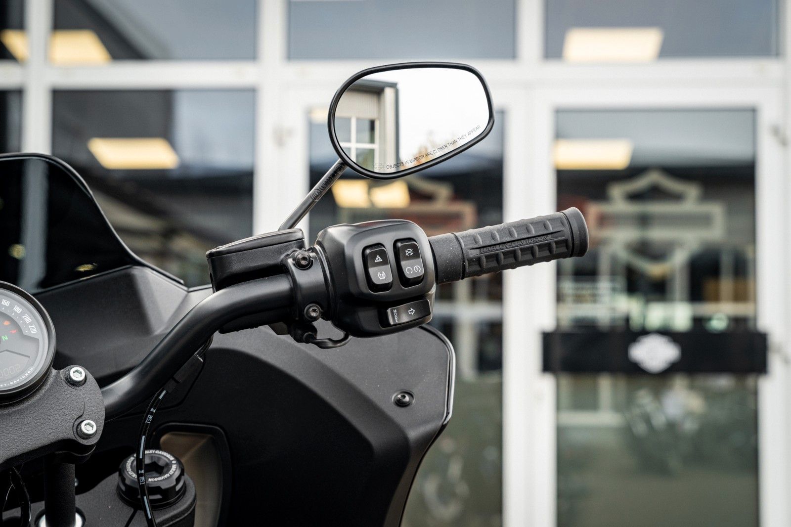 Fahrzeugabbildung Harley-Davidson FXLRST LOW RIDER ST 117 MY25 - RockfordFosgate