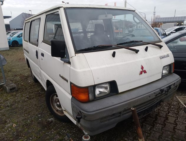 Mitsubishi L300