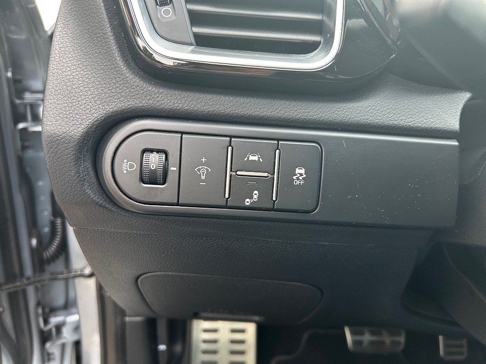 Fahrzeugabbildung Kia Ceed 1.4T 140PS A/T Platinum Edition Kleinwagen