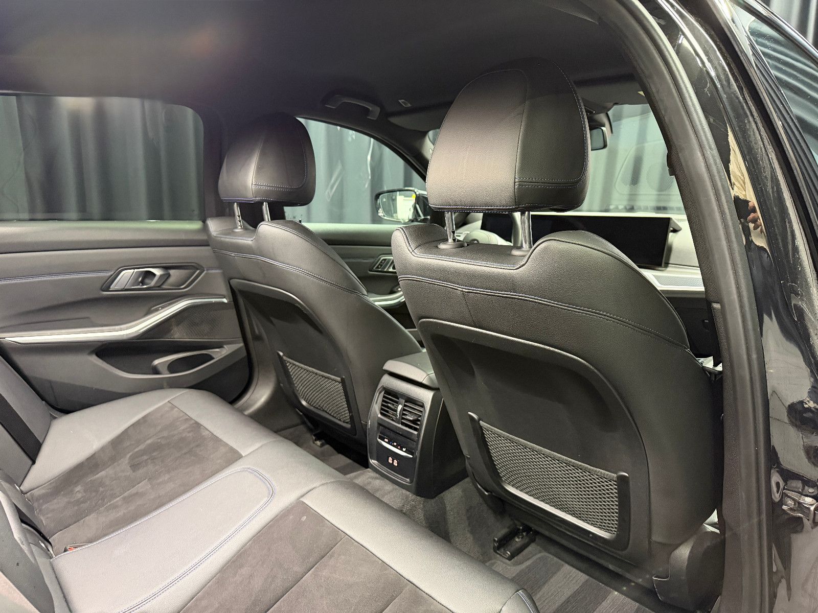 Fahrzeugabbildung BMW 320i Touring M Sport|HIFI|RF-CAM|ACC