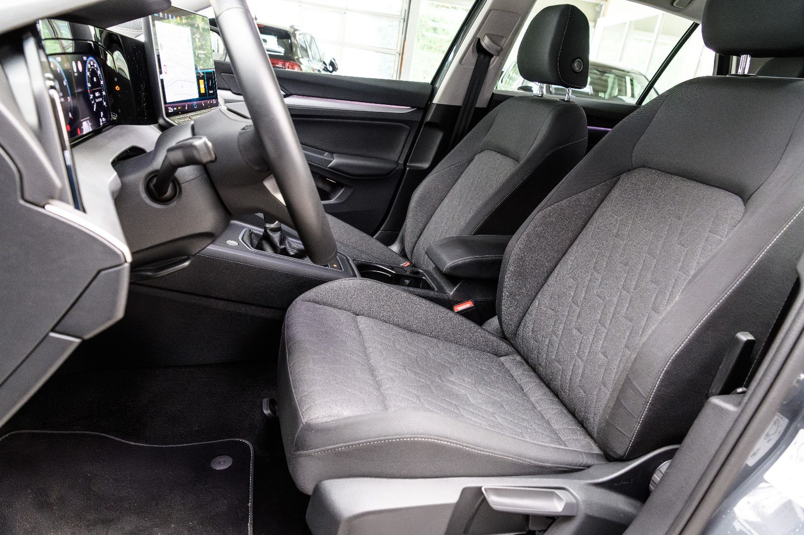 Fahrzeugabbildung Volkswagen Golf VIII. 1.5 TSI 110 kW *+LED+SHZ+ACC+RFK+LHZ