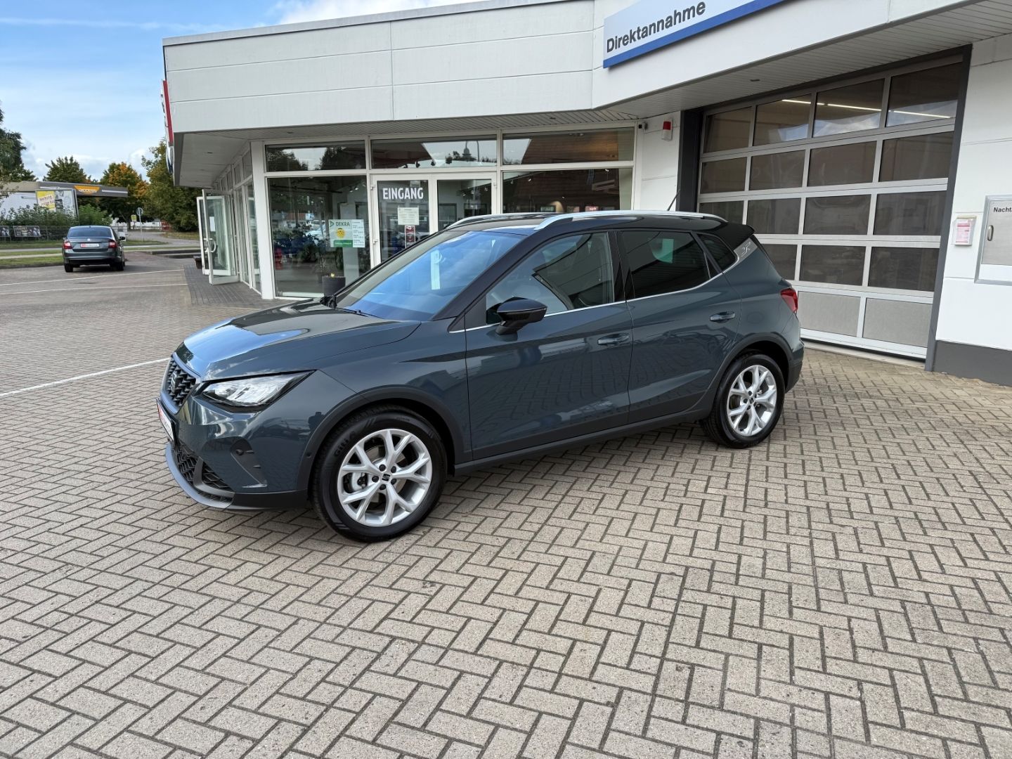 SEAT Arona 1.0 TSI FR ACC LED PDC RFK Full Link SHZg - Image 2