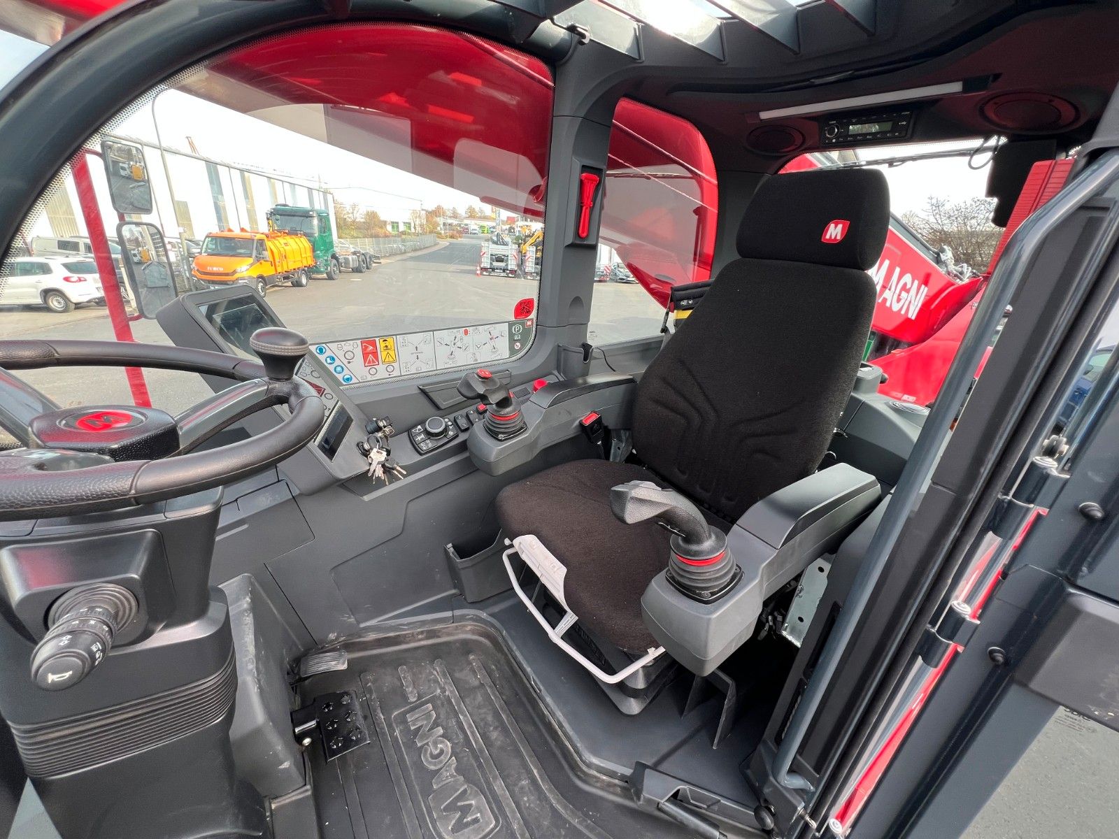 Fahrzeugabbildung Andere Magni RTH 6.26 / nur 597h ! / Gabel / 6 t Winde