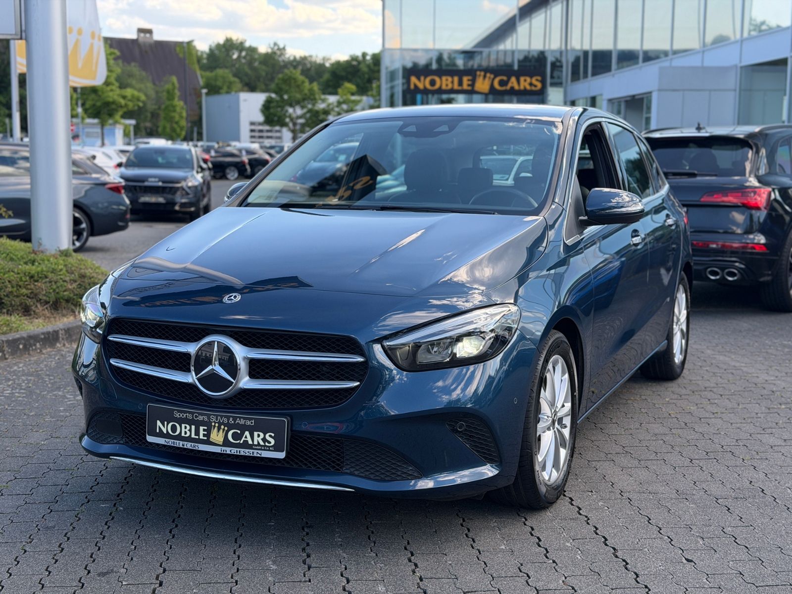 Fahrzeugabbildung Mercedes-Benz B 200 Progressive KLIMA LED NAV RFK SHZ ALU
