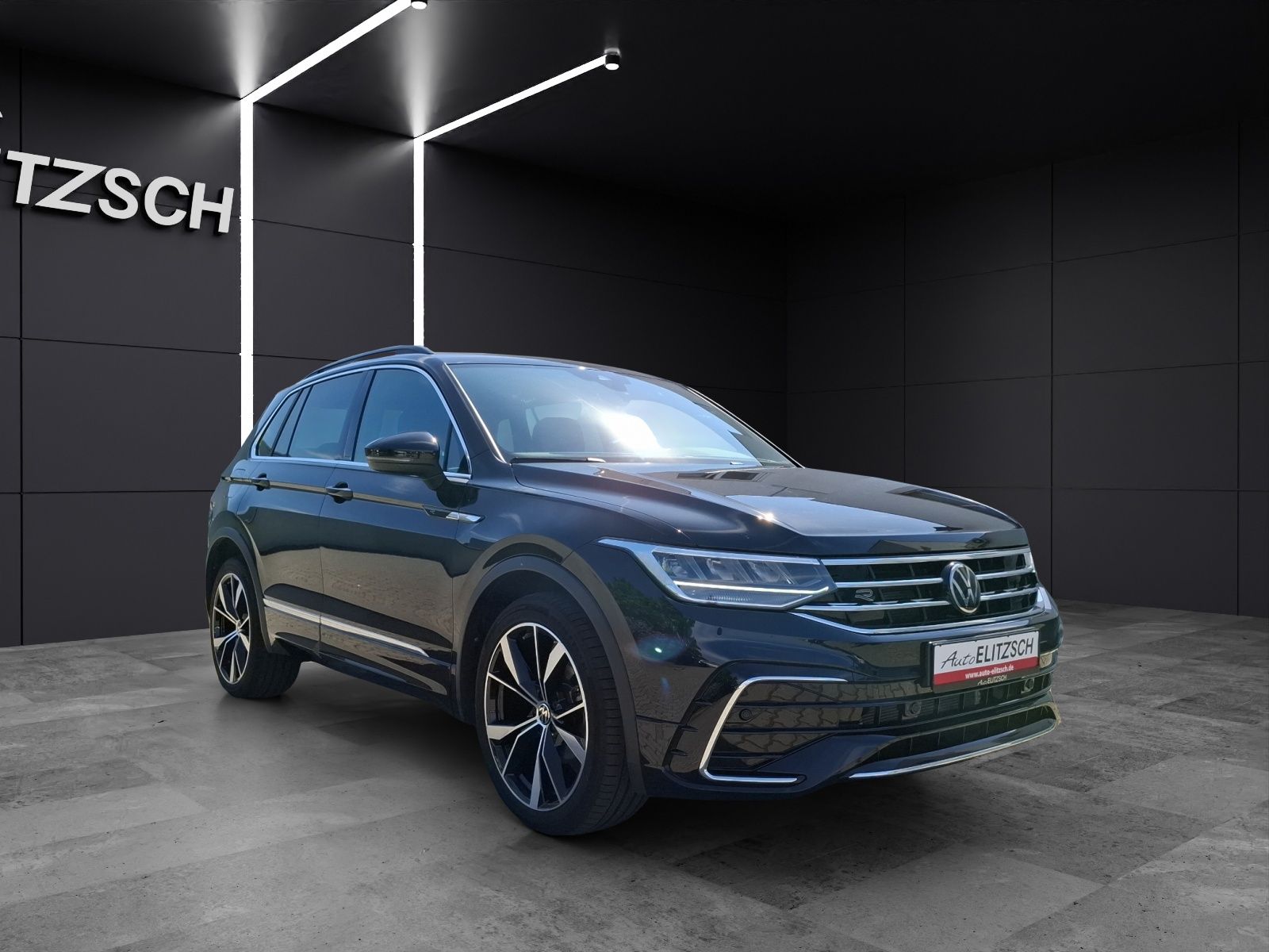 Fahrzeugabbildung Volkswagen Tiguan TDI R-Line DSG STH AHK LED AID ACC RFK 20