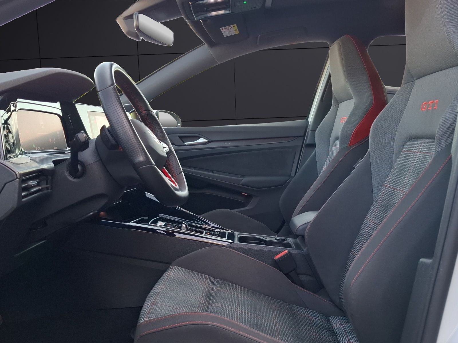 Fahrzeugabbildung Volkswagen Golf VIII GTI DSG Matrix AHK Navi Pano AID ACC R