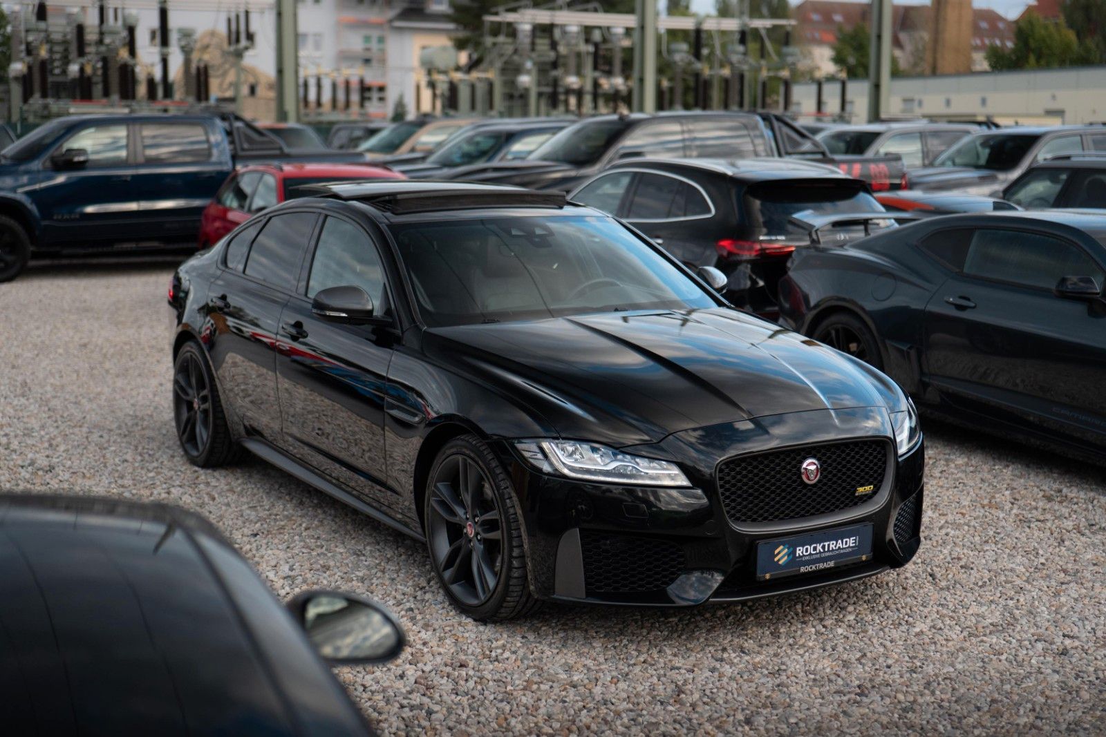 Fahrzeugabbildung Jaguar XF 300 Sport Black Edition | Pano | LED | 20Zoll