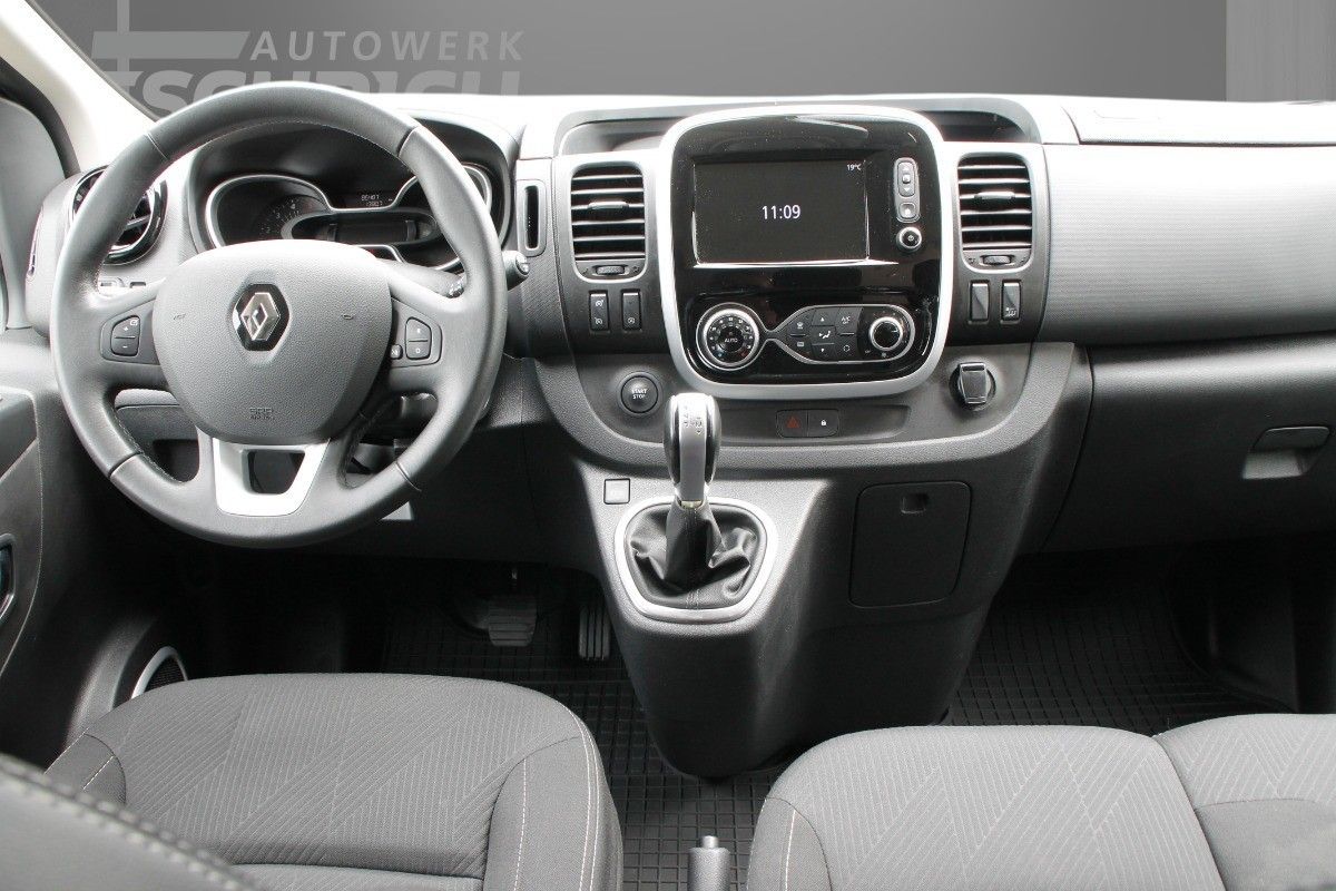 Fahrzeugabbildung Renault Trafic III Grand Spaceclass 9 Sitzer, Automatik