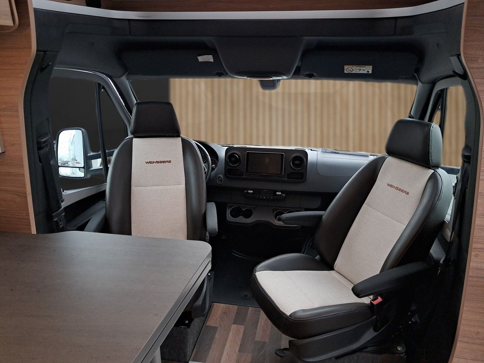 Fahrzeugabbildung Weinsberg CaraCompact Suite MB EDITION PEPPER 640 MEG AHK