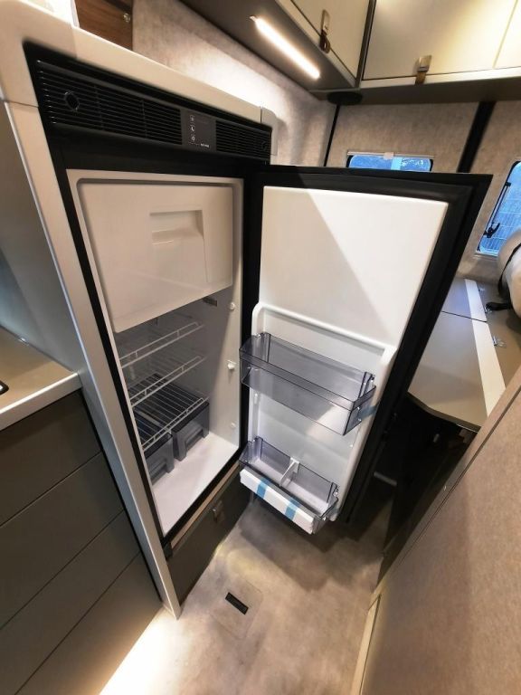 Fahrzeugabbildung HYMER / ERIBA / HYMERCAR Camper Van GRAND CANYON S 600 CROSSOVER Verfüg./