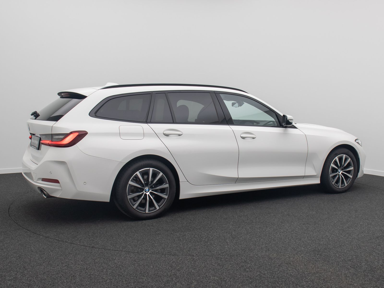 Fahrzeugabbildung BMW 320d Kamera DAB HiFi Panorama Sportsitz Leder