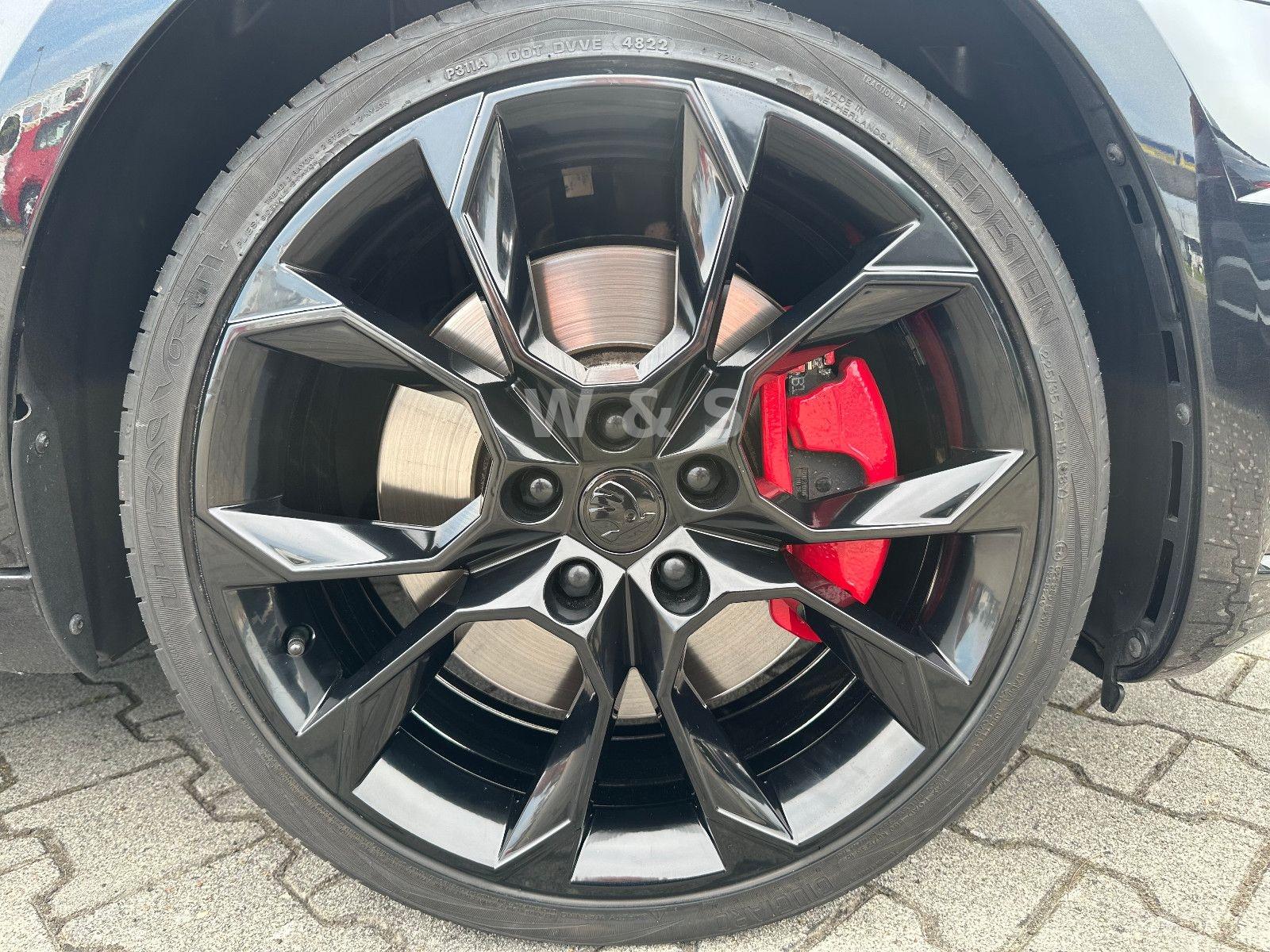 Skoda Octavia Combi RS 245 PS*DSG*LED*APPLE-CAR*