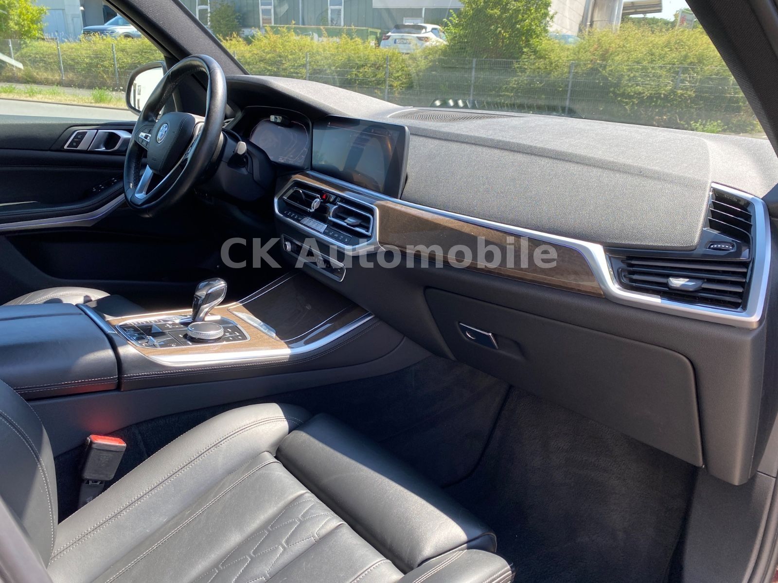 Fahrzeugabbildung BMW X5 xDrive 45e Individual/HeadUp/360°Kam/LED/AHK